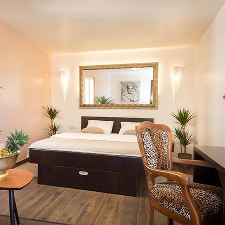 Apartment Shambala Sea View 로비니 외부 사진
